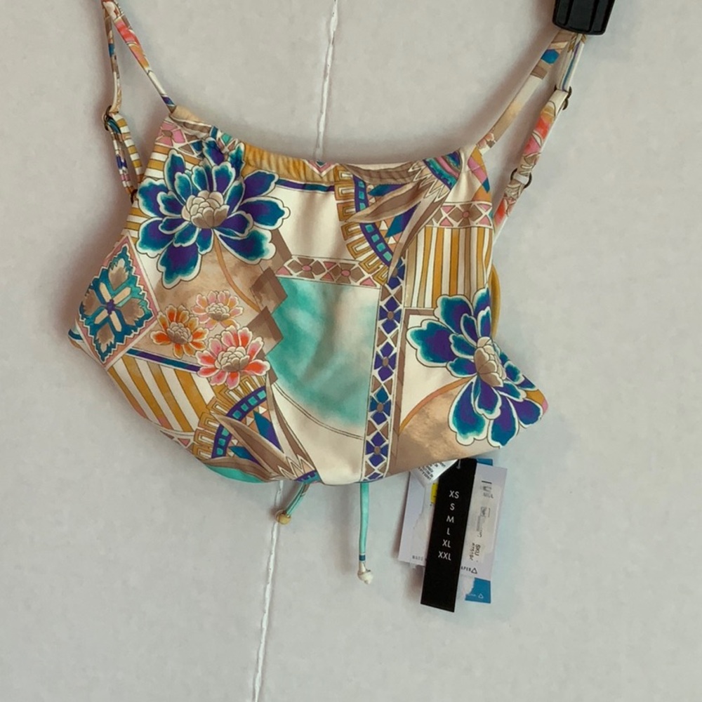 NWT High neck bikini top